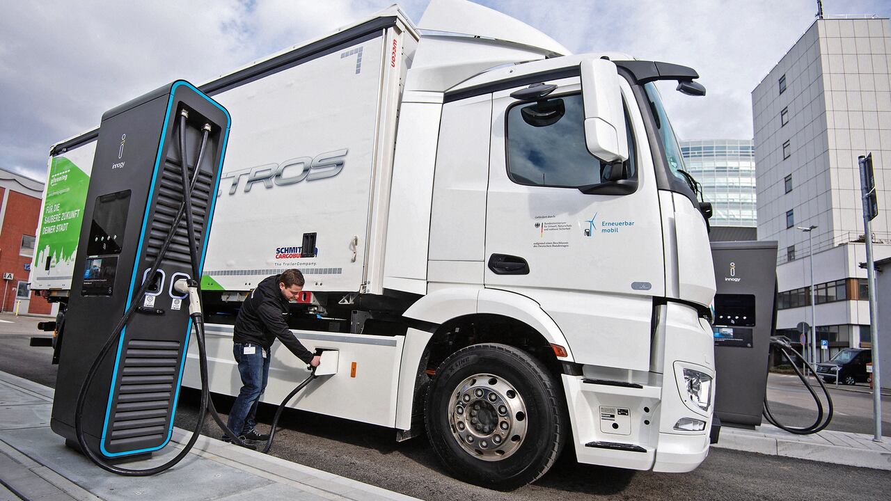 Los camiones eléctricos se han vuelto una opción cada vez más atractiva por su autonomía.