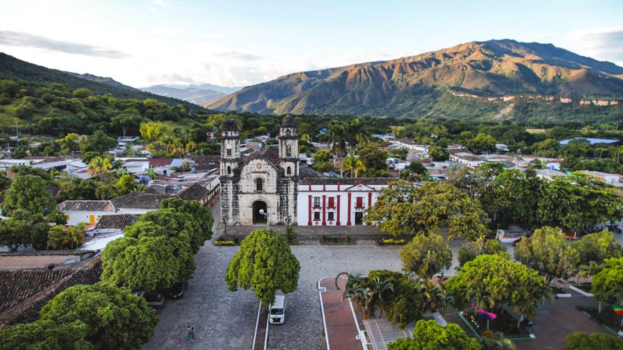 Templo Parroquial Santa Rosa de Lima en Paicol, Huila