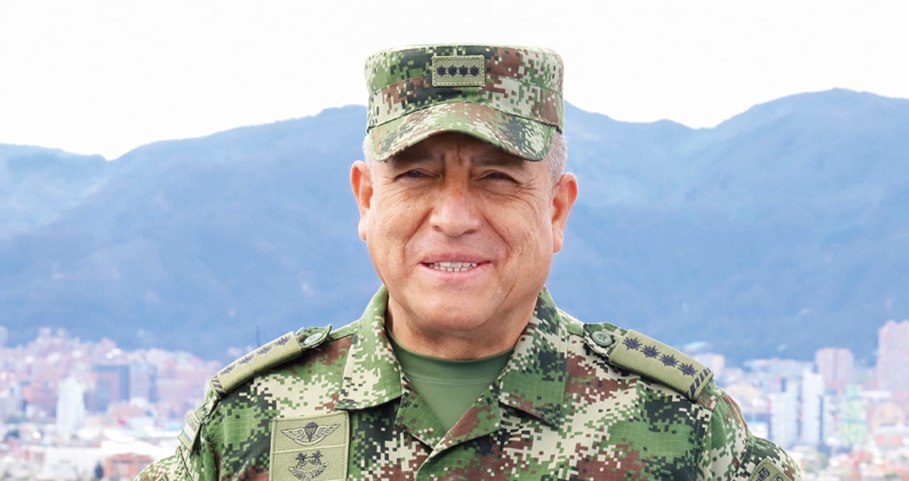 gENERAL luis ferNANdo navarro Comandante del Ejército Nacional