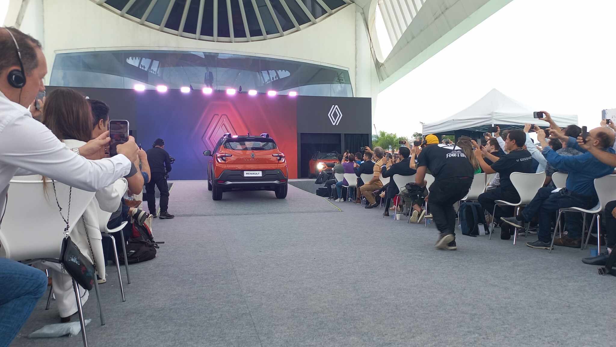 Lanzamiento del nuevo carro de Renault