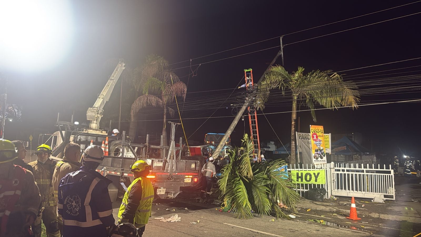 Momentos de terror se vivieron en el lote Bulevar Rose en la ciudad de Popayán durante una exhibición de Monster Truck, luego de que uno de estos vehículos perdiera el control y arrollara a un grupo de asistentes. De acuerdo con reportes oficiales el saldo fue de 38 personas heridas y tres muertos, entre ellos una niña de 10 años.