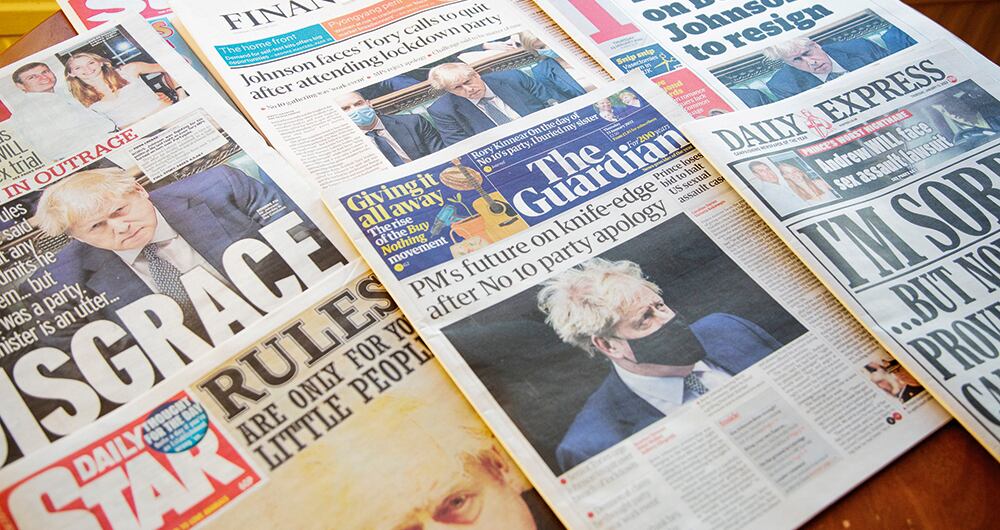 Boris Johnson está en medio del huracán por la fiesta a la que asistió en pleno confinamiento. 