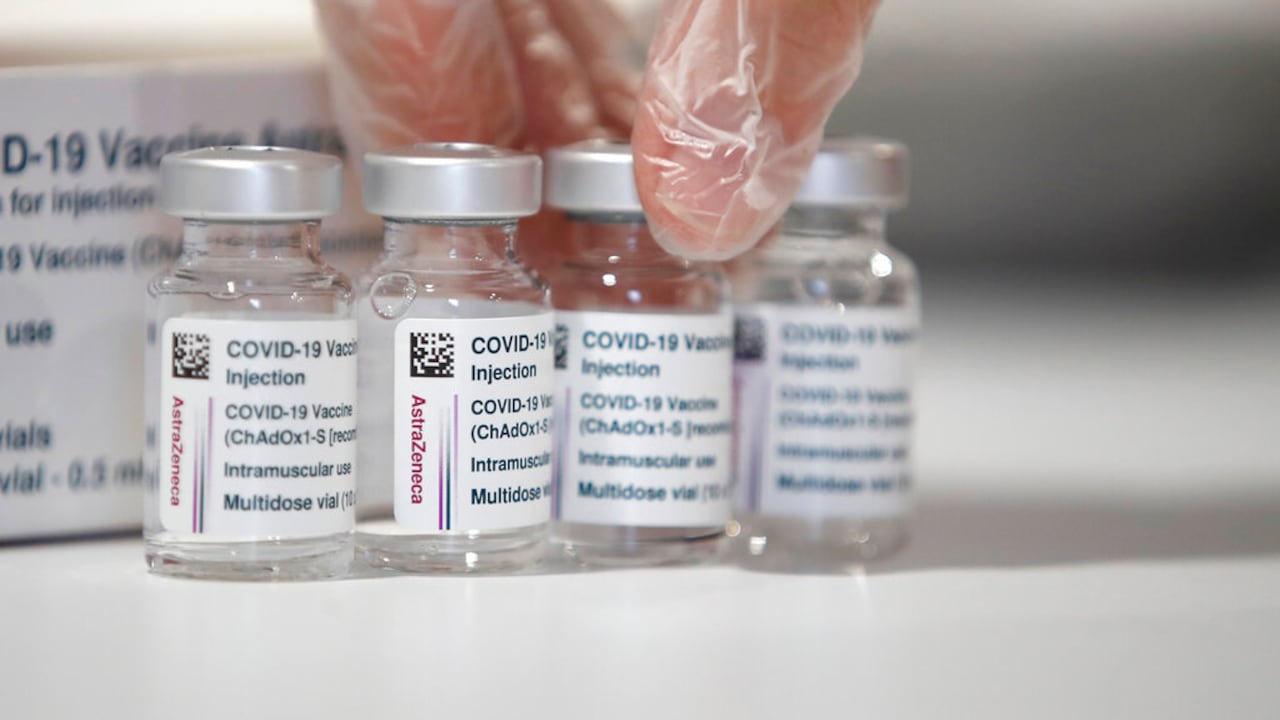 Dosis de la vacuna de coronavirus desarrollada por AstraZeneca/Oxford