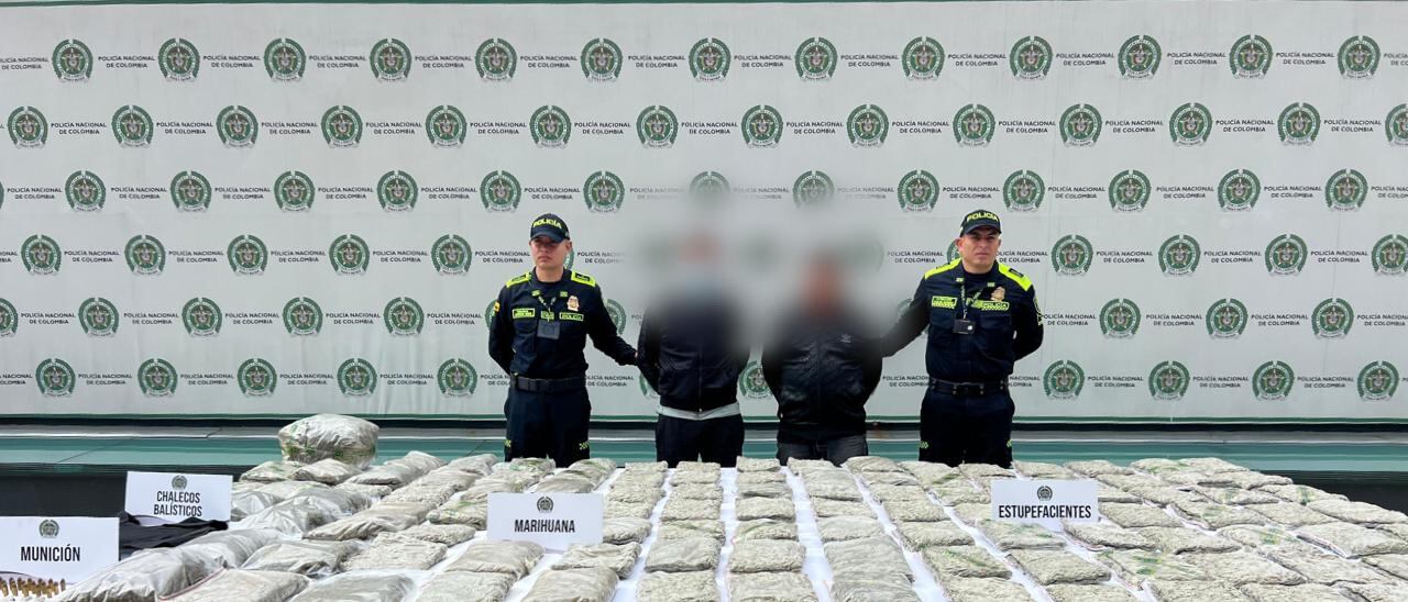 La policía metropolitana logró incautar 60 kilos de marihuana escondidos bajo tierra