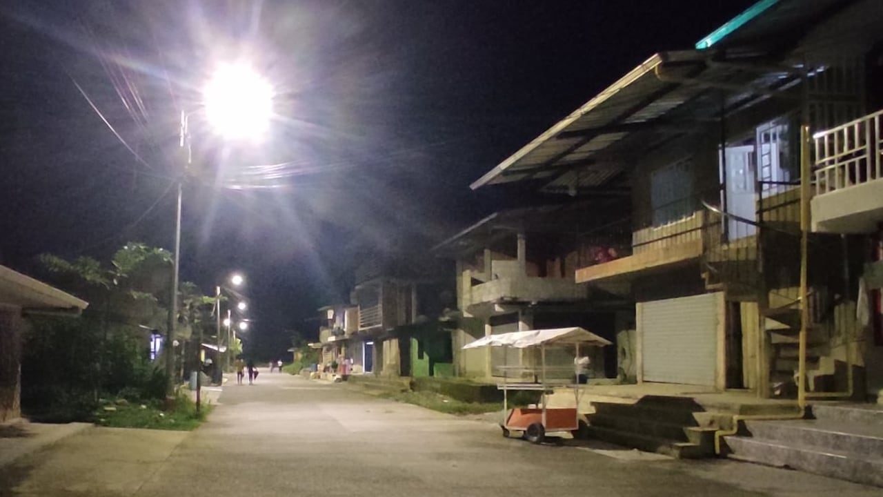 Volvió la energía eléctrica a López de Micay. Foto: Facebook López de Micay - Pacífico