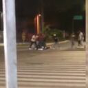 El presunto ladrón quedó tendido sobre la vía pública.