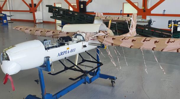UAV Mohajer-2 parcialmente ensamblado en la Base Aérea El Libertador