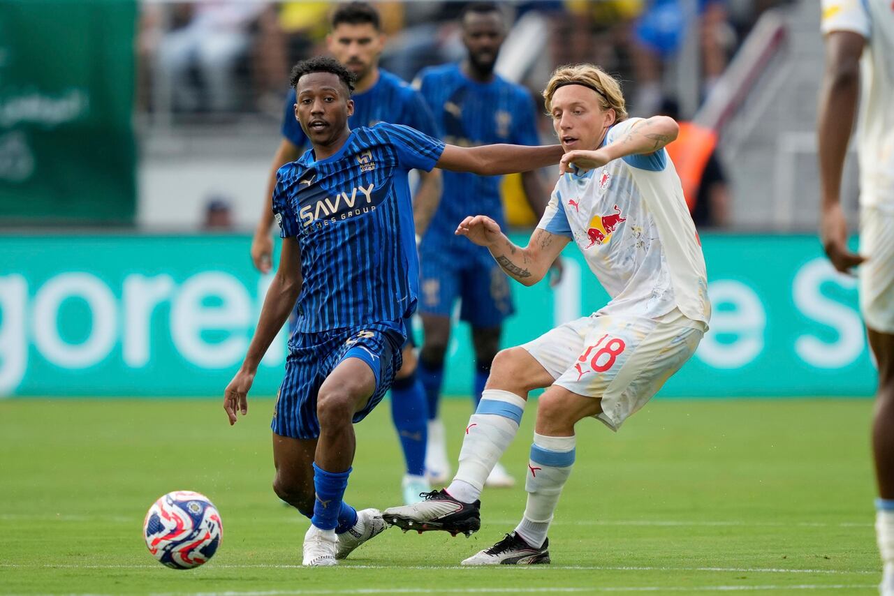 Picante duelo entre Al-Hilal y RB Salzburg por el Mundial de Clubes 2025.