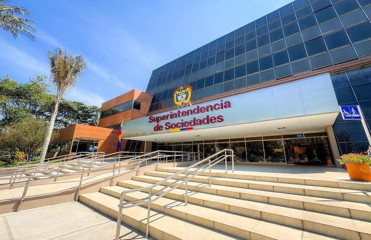 Fachada Supersociedades