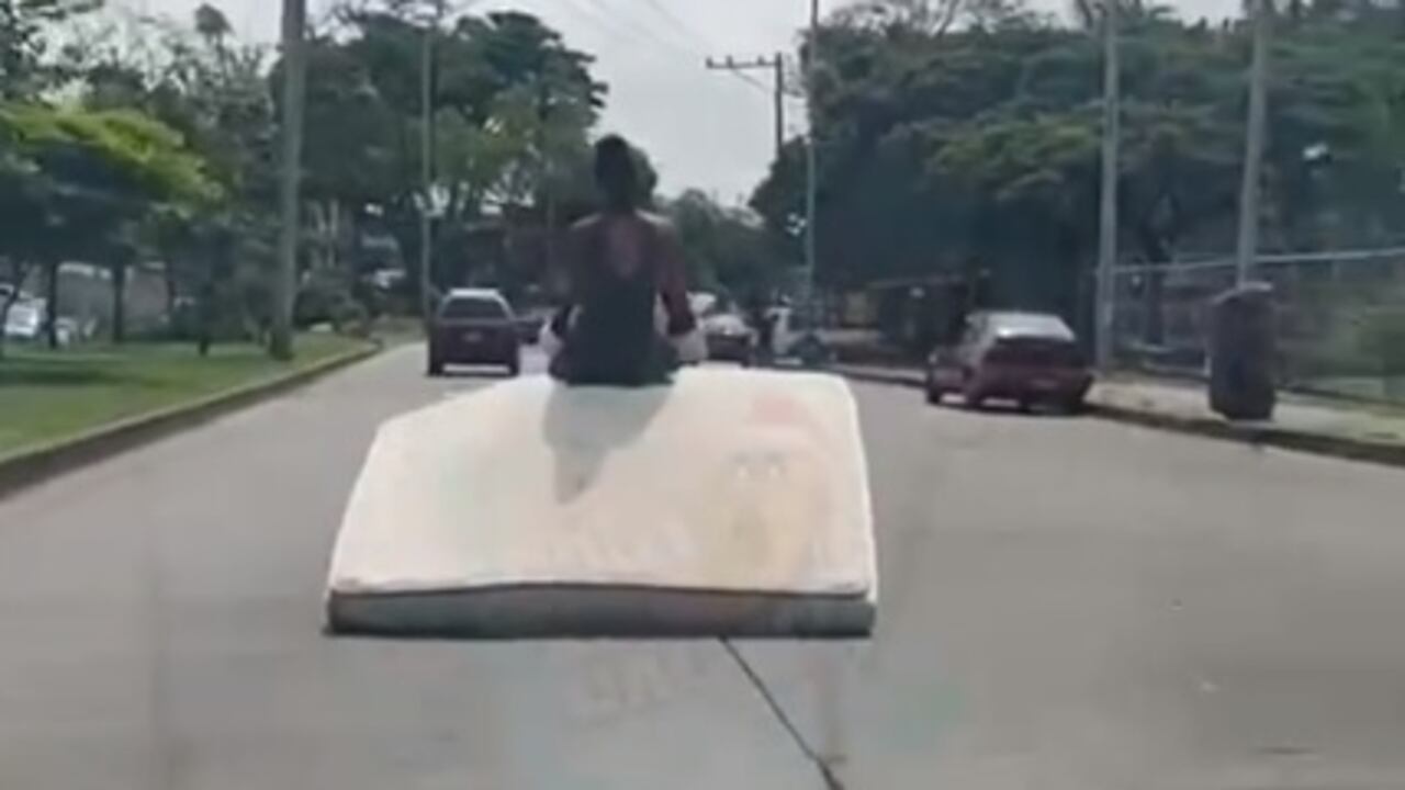 Un ciudadano grabó la fraudulenta escena.