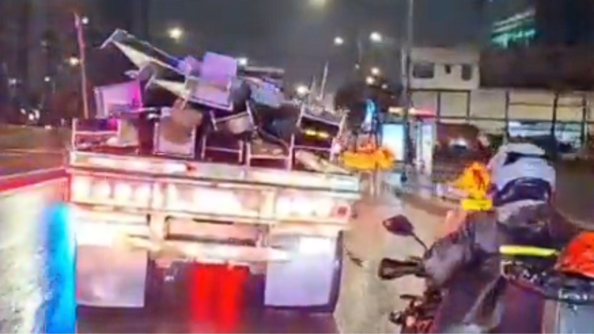 Imagen vehículo en el que pretendían robar los rieles del Metro de Bogotá