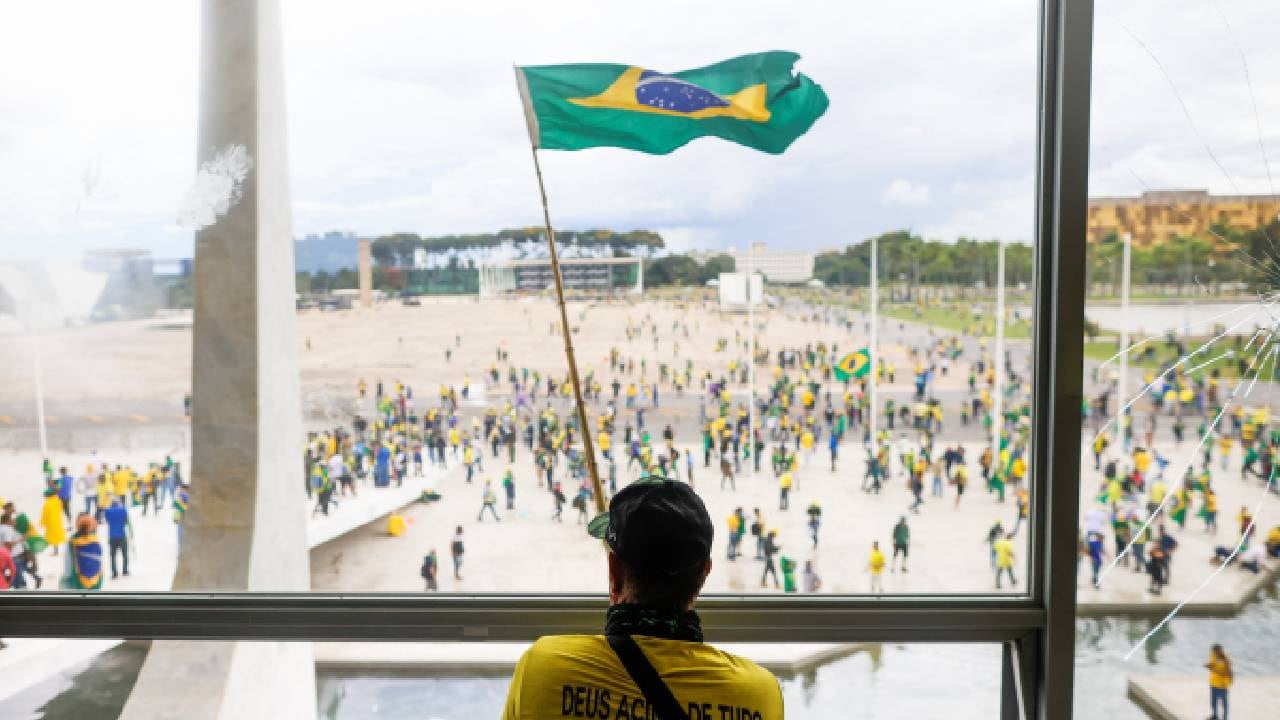 Cientos de manifestantes llegaron al Palacio de Planalto, el Congreso y el Tribunal Supremo.