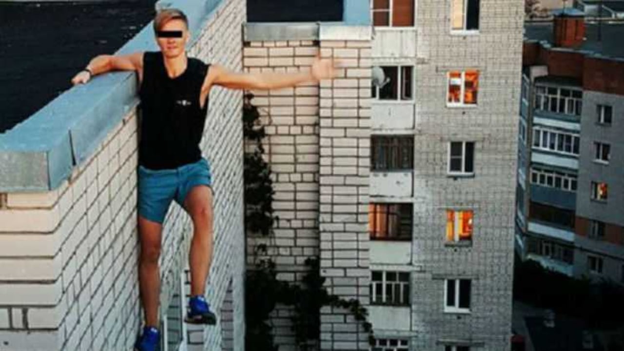 Hace unos día murió un joven ruso al tratar de fotografiarse desde las alturas de un edificio.