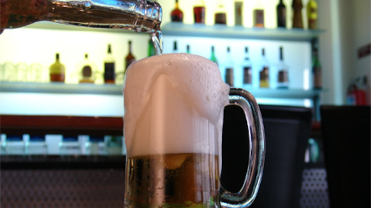 En Colombia, se consume en promedio 51 litros de cerveza por habitante al año.