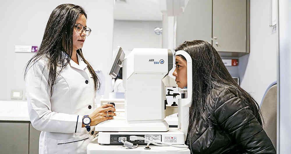 corregir el astigmatismo es clave para evitar complicaciones de salud. 
