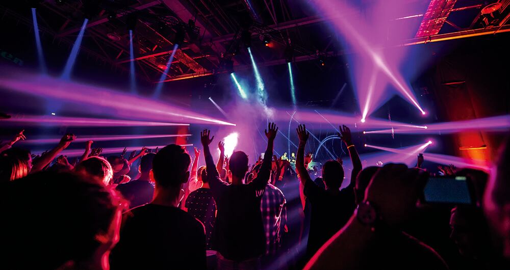 Para darle apariencia de legalidad, en varios eventos contratan artistas reconocidos. 