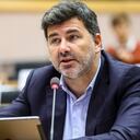 El parlamentario de la Unión Europea Nicolás González dio recomendaciones sobre la transición energética.