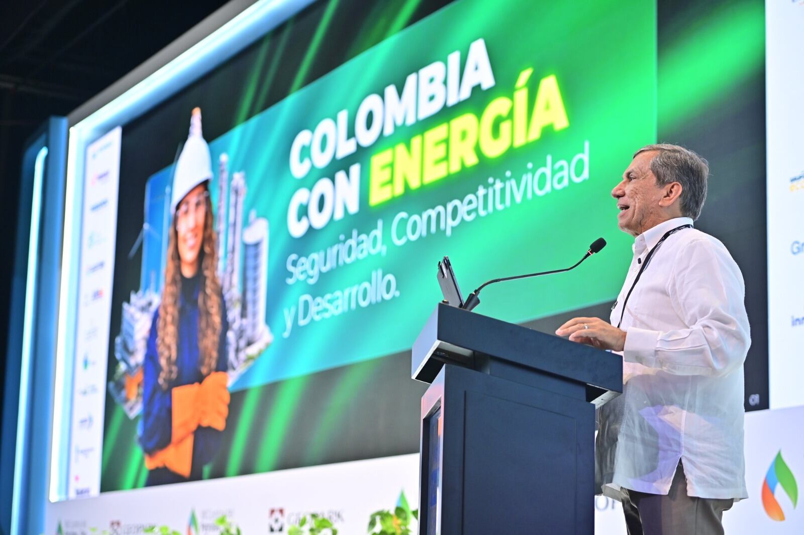 Nelson Castañeda destacó las afectaciones al recibo del gas que afrontaran los usuarios del país.