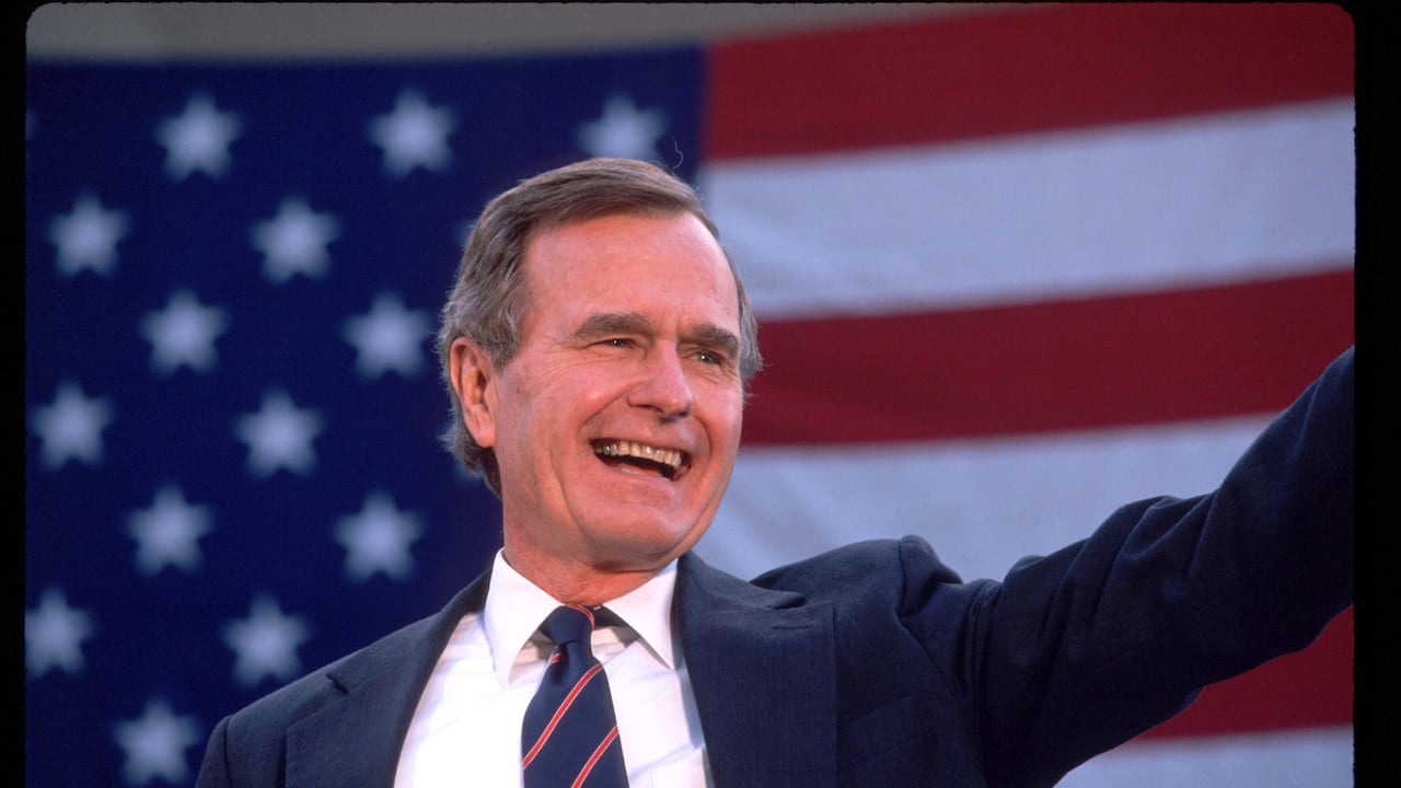 Sus esfuerzos por reducir el déficit fracasaron, al tiempo que generaron el período de menor crecimiento desde la Gran Depresión.