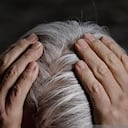 Estudios afirman que la falta de vitamina B12 está relacionado con la aparición de canas en el cabello