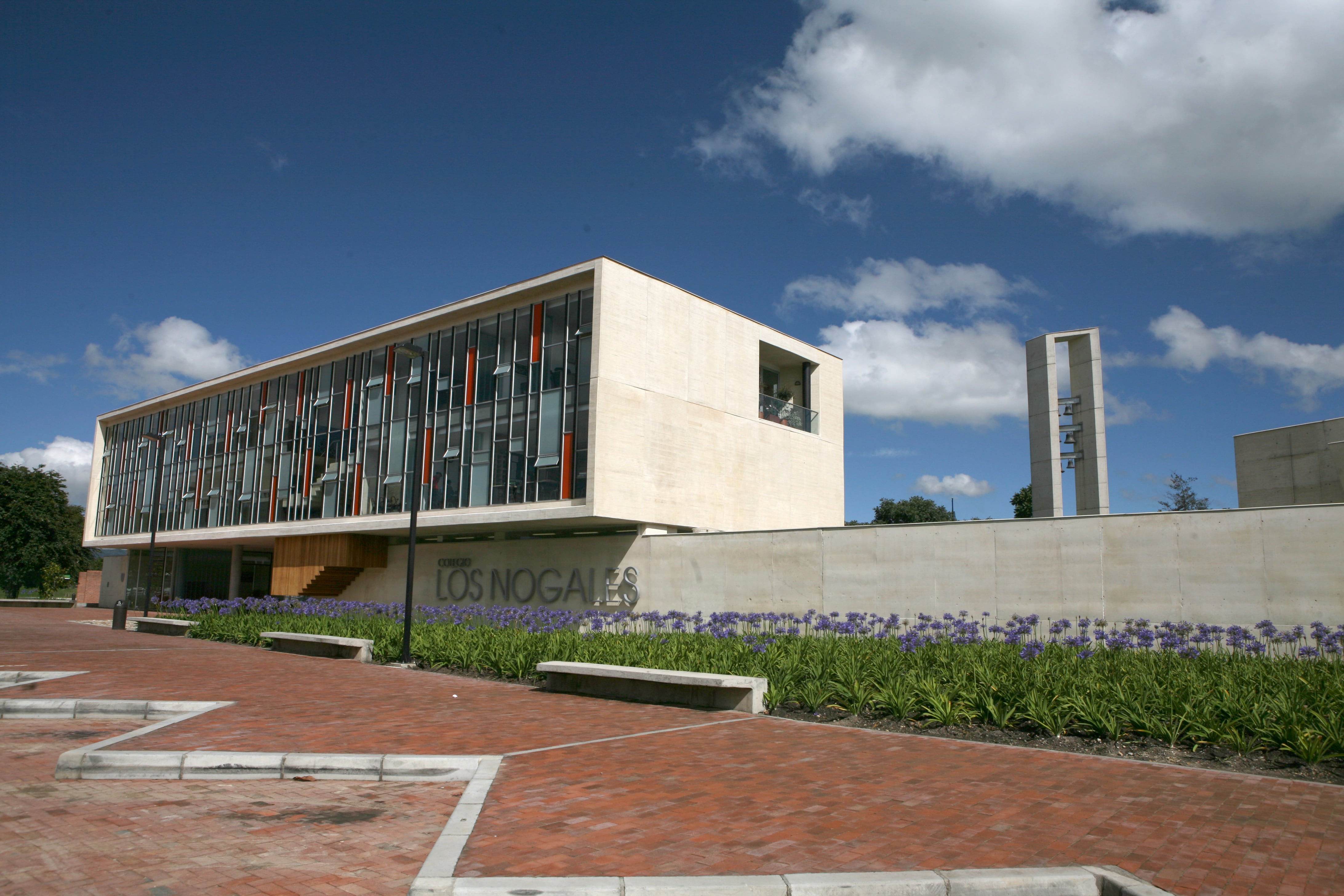 COLEGIO LOS NOGALES.