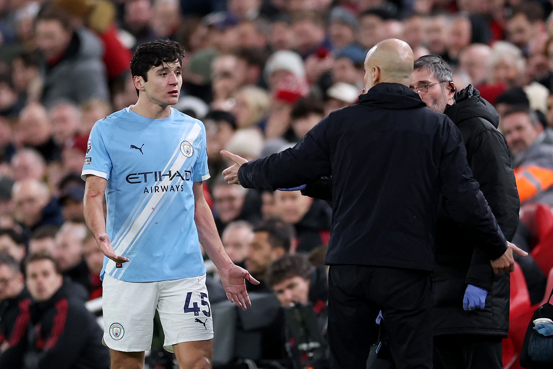 Abdukodir Khusanov contra el Liverpool