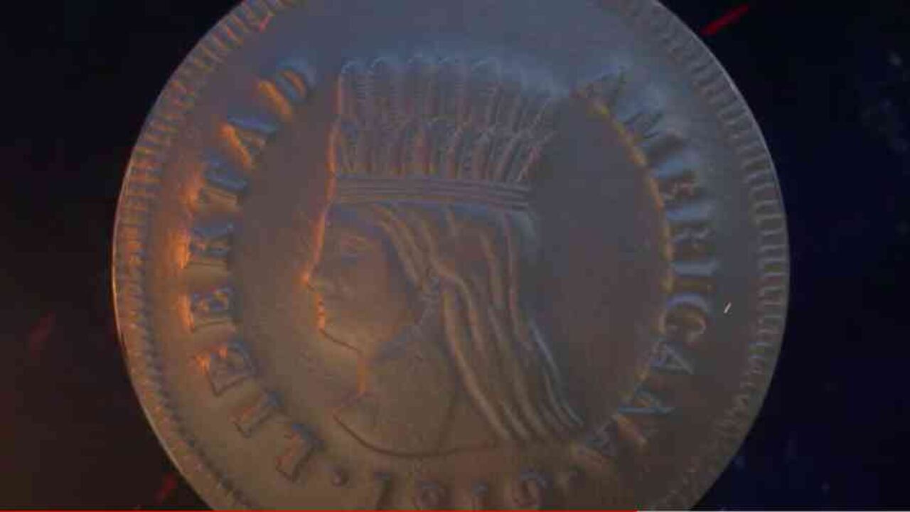 Avanza proyecto que ordenaría que en moneda conmemorativa aparezca un carriel/Imagen: pantallazo de video