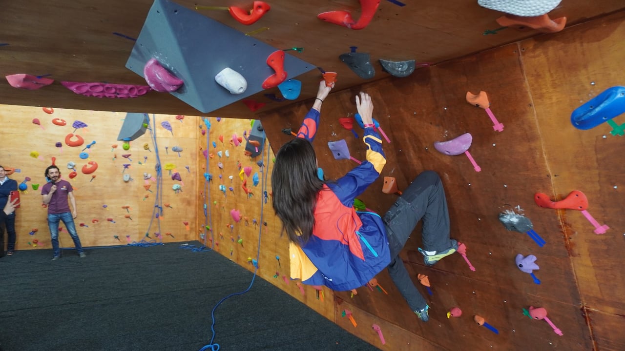 Muro de escalar en el barrio La Mariposa