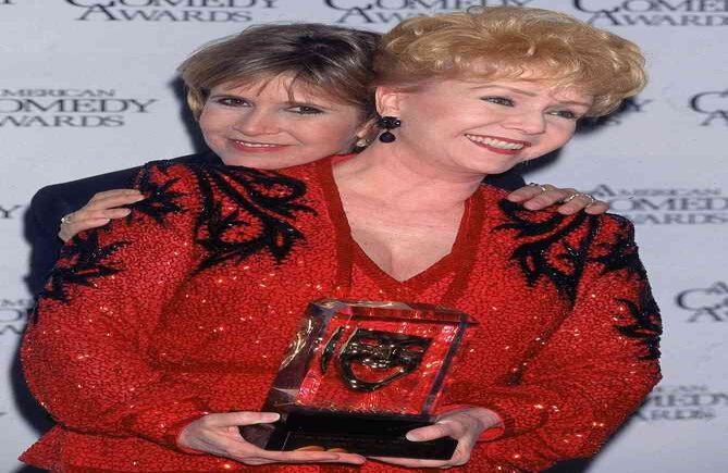 Debbie Reynolds y Carrie Fisher. Foto: AP.
