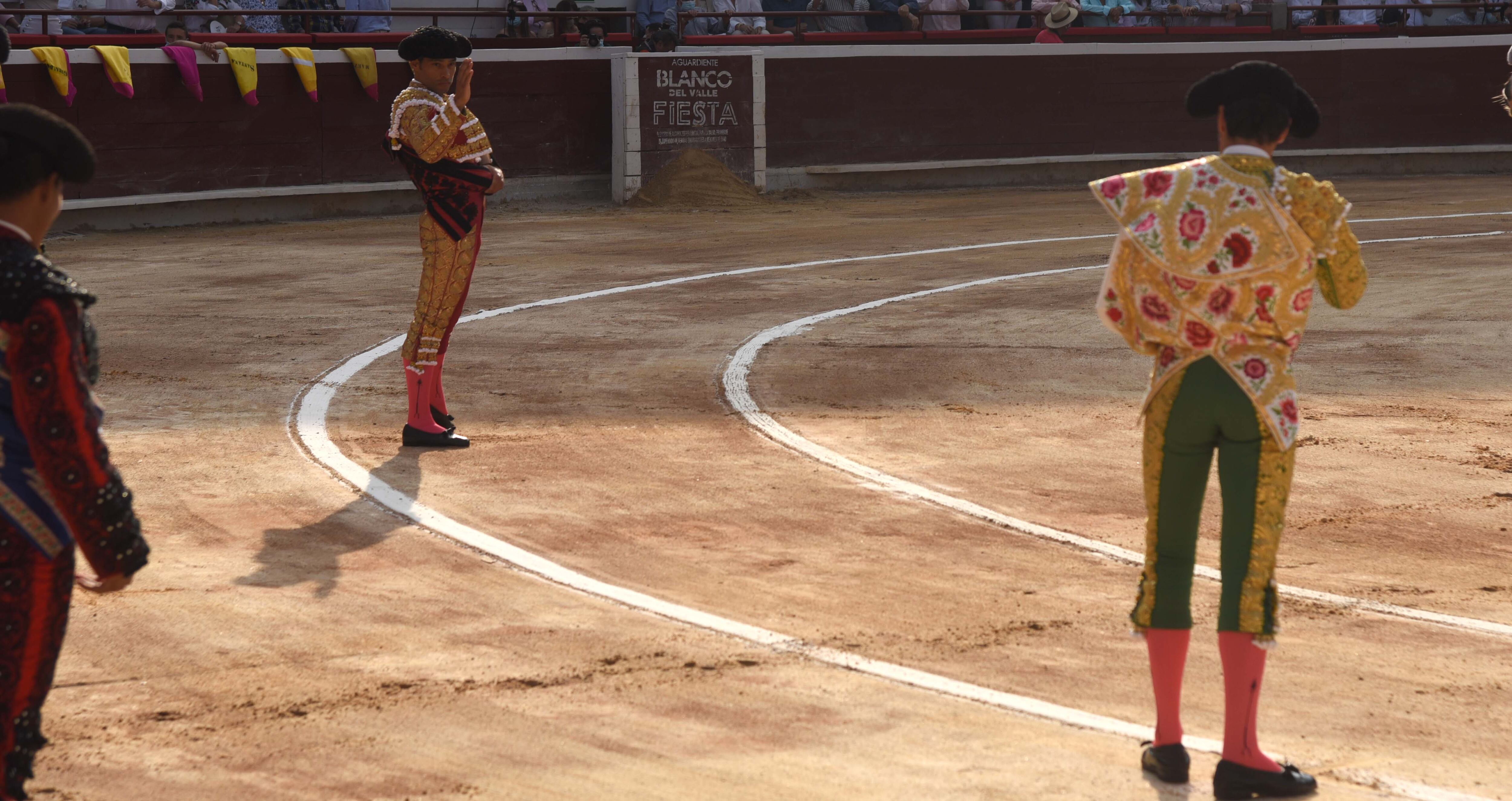 Luis Bolívar y Emilio de Justo en el mano a mano que cerró la feria de Cali 2021.