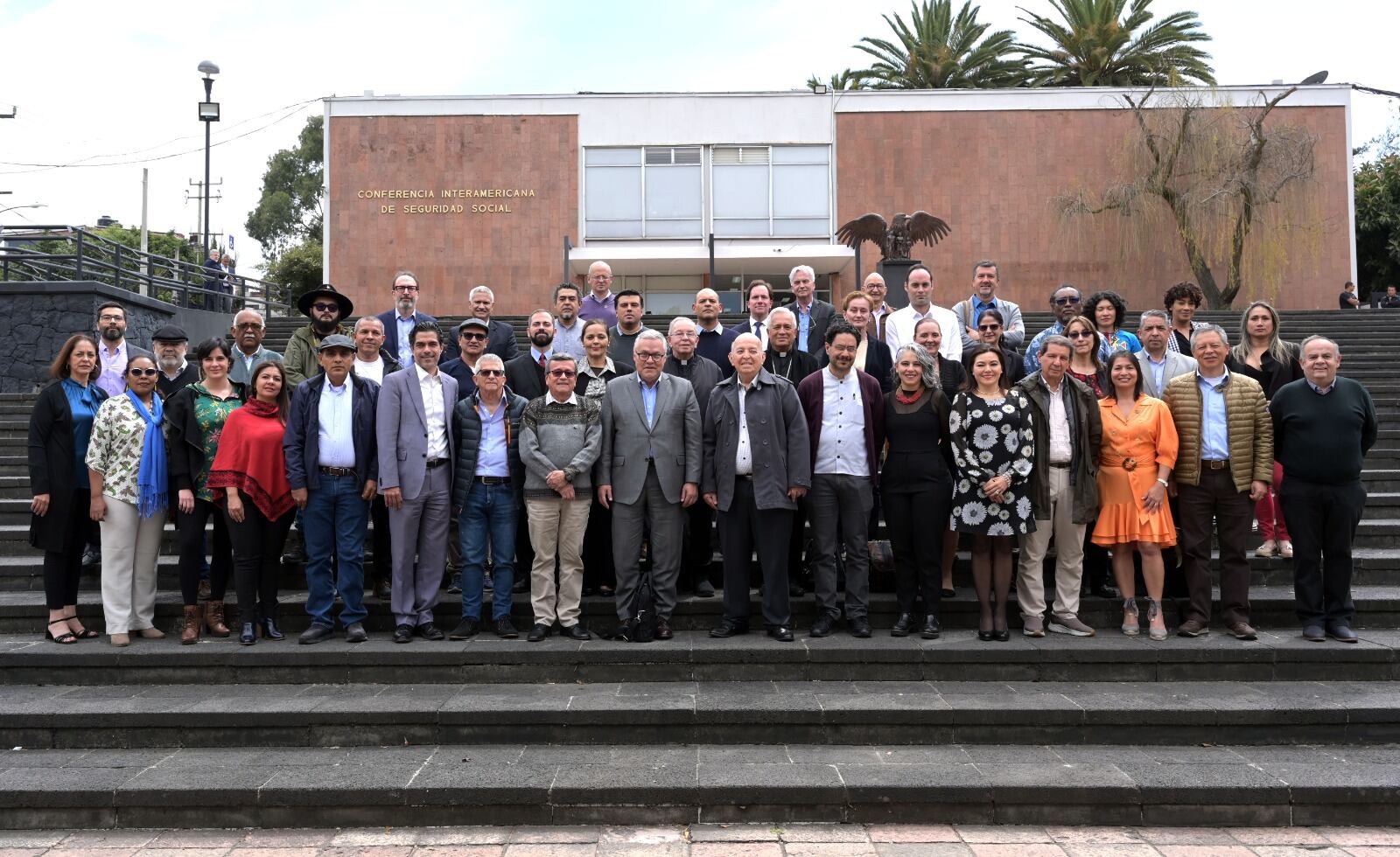 Los negociadores de paz del Gobierno y del ELN se reunieron con el ministro de Justicia, Néstor Osuna.