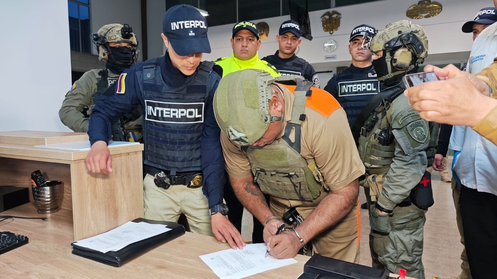 Así fue la extradición de alias Araña a los Estados Unidos.