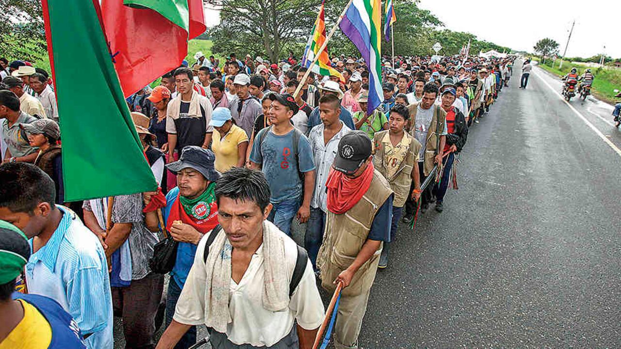 En lo que va de este siglo, los cultivos ilícitos, coca y marihuana, empezaron a copar las zonas. Los indígenas que se opusieron fuertemente terminaron asesinados.