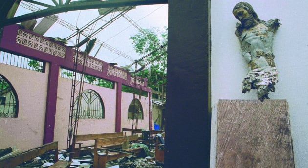 Así quedó la iglesia de Bojayá tras el ataque de las FARC el 2 de mayo del 2002. 