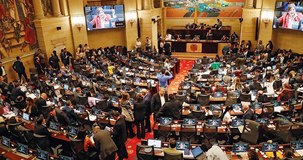 El Congreso de la República se encuentra salpicado por un nuevo escándalo que pone los ojos sobre los presidentes de Senado y Cámara.