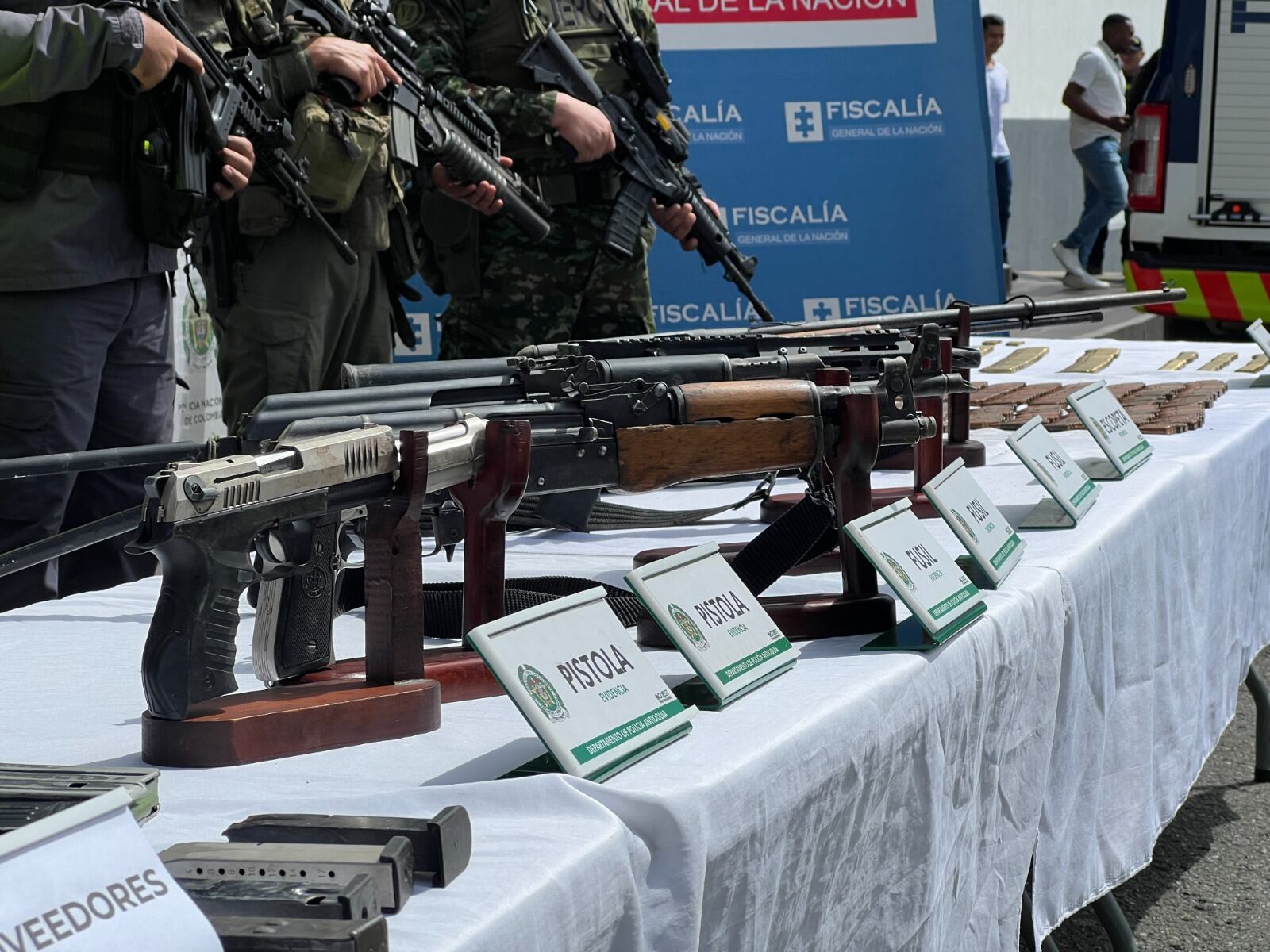 Arsenal incautado al Clan del Golfo en Abriaquí, Antioquia.