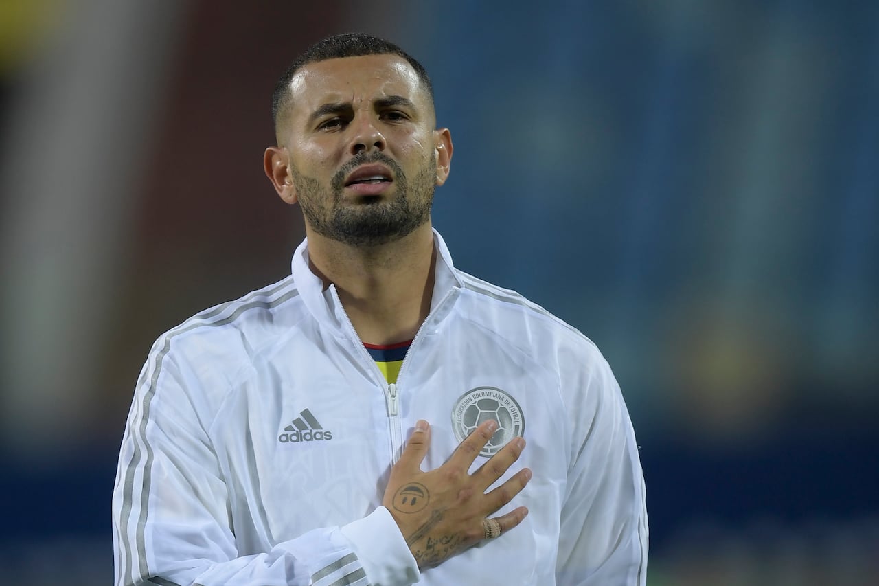 GOIANIA, BRAZIL - JUNE 17: Edwin Cardona of Colombia sings the national anthem prior to a Group B match between Colombia and Venezuela as part of Copa America Brazil 2021 at Estadio Olimpico on June 17, 2021 in Goiania, Brazil. (Photo by Pedro Vilela/Getty Images)