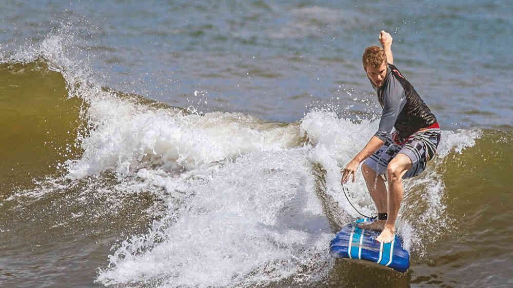 El ‘boom’ del turismo de surf en el Magdalena se debe a la facilidad para acceder a las playas.