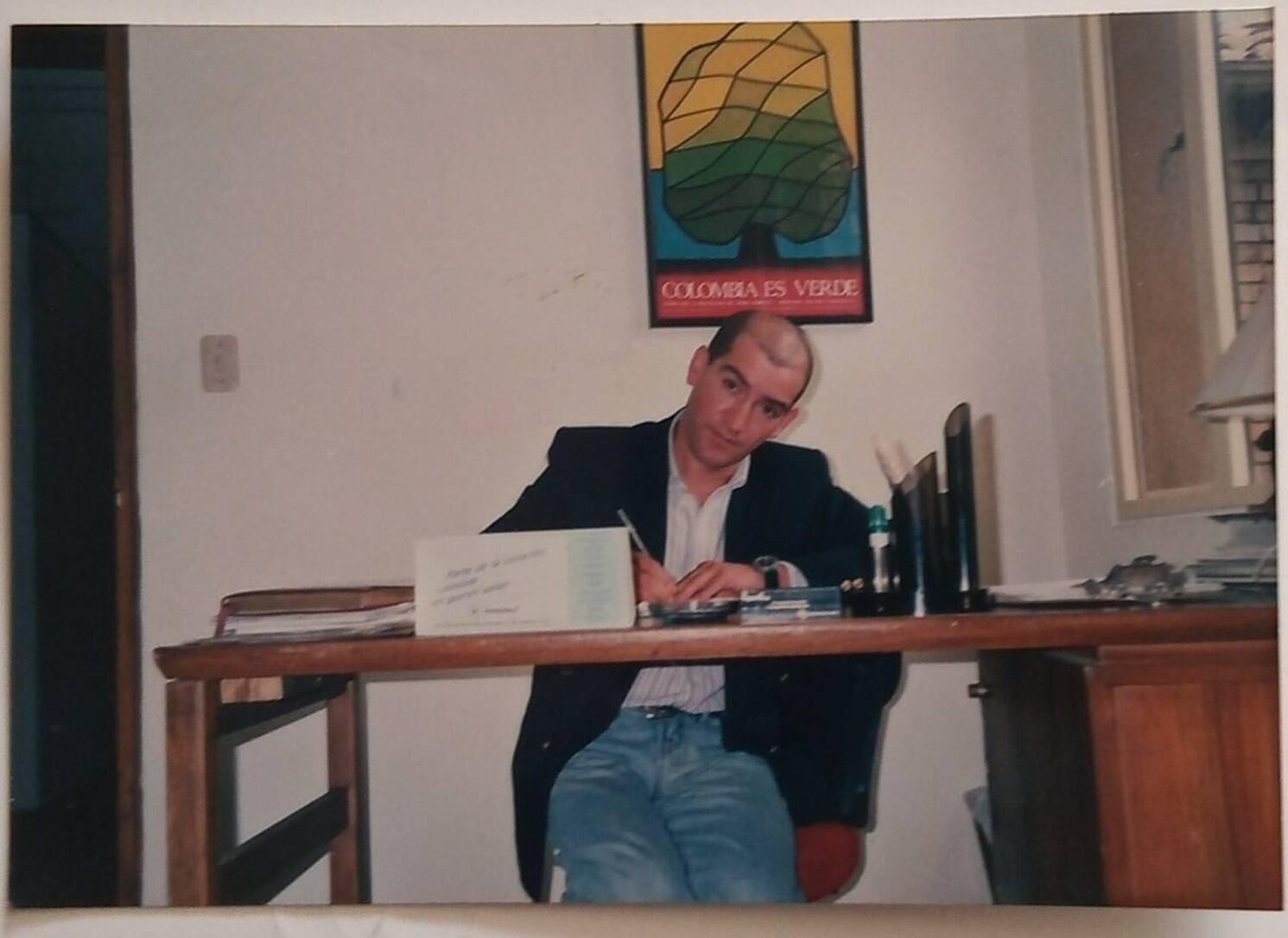 En 1995 Henry Ardila renunció a sus cargos en la Universidad Nacional y la Secretaría de Salud para dedicarse de tiempo completo a la Liga Colombiana de Lucha Contra el Sida.