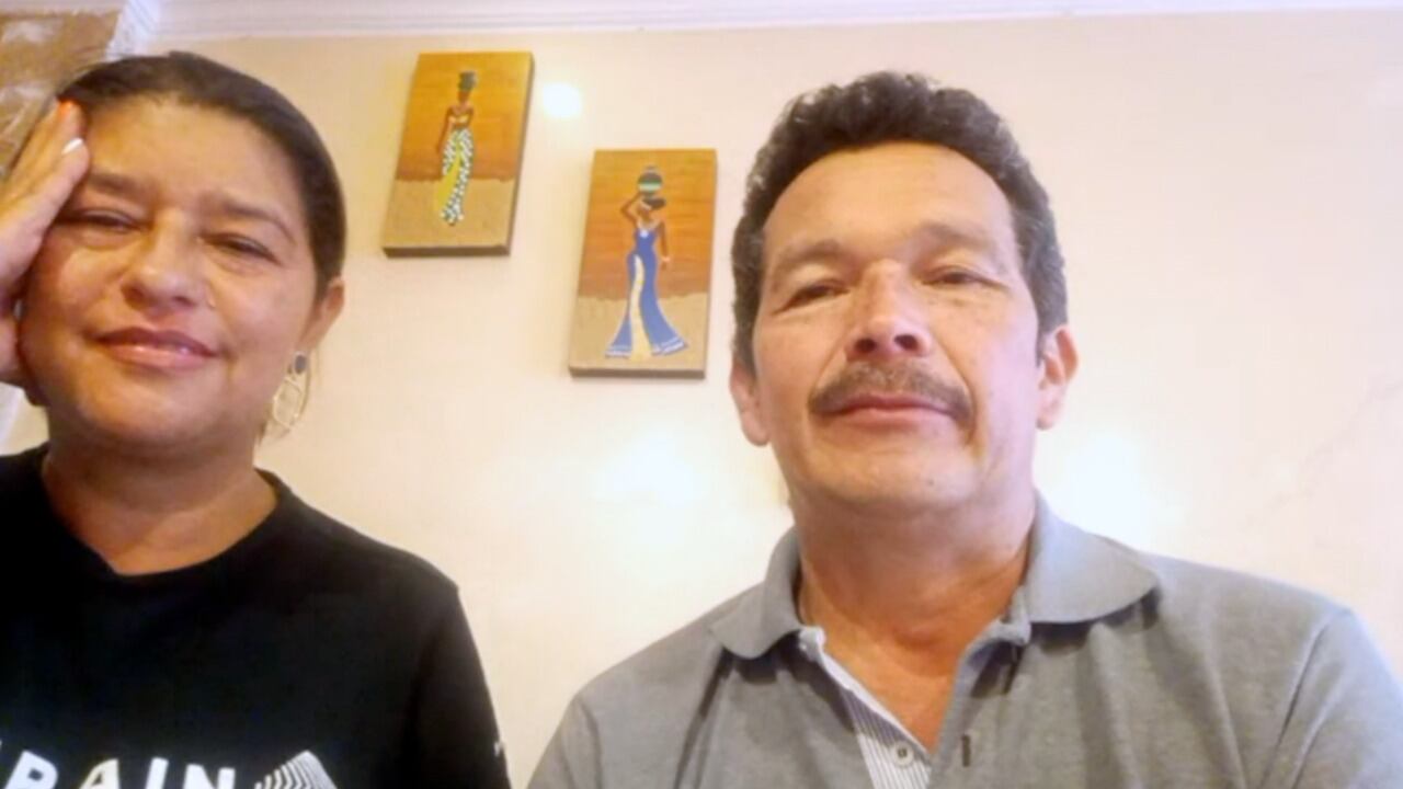 Héctor Buitrago y Alba Sánchez, papás de Santiago Buitrago, ganador de la etapa 17 en el Giro de Italia.