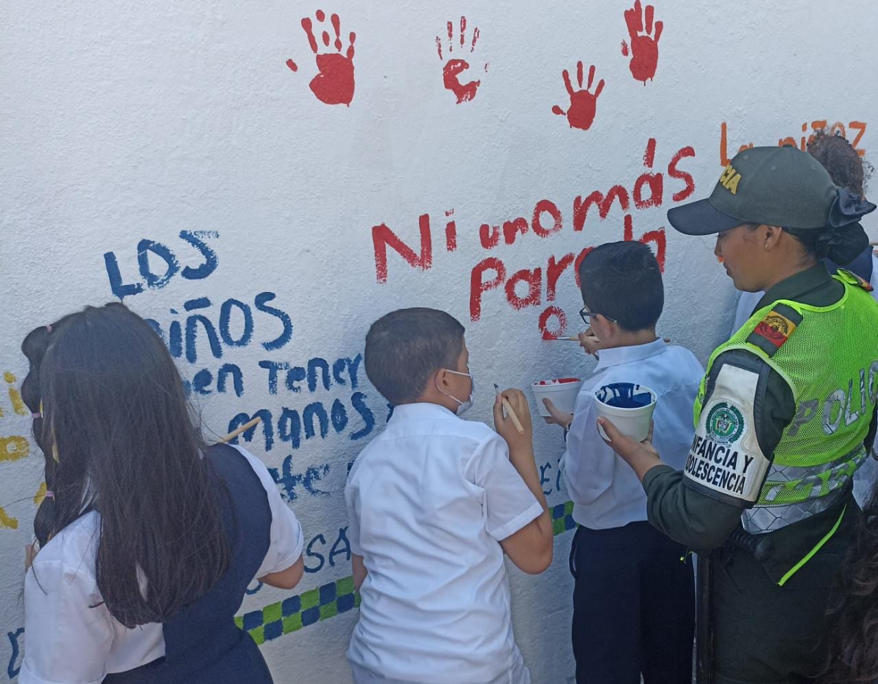 Los menores realizaron actividades lúdicas con la Policía