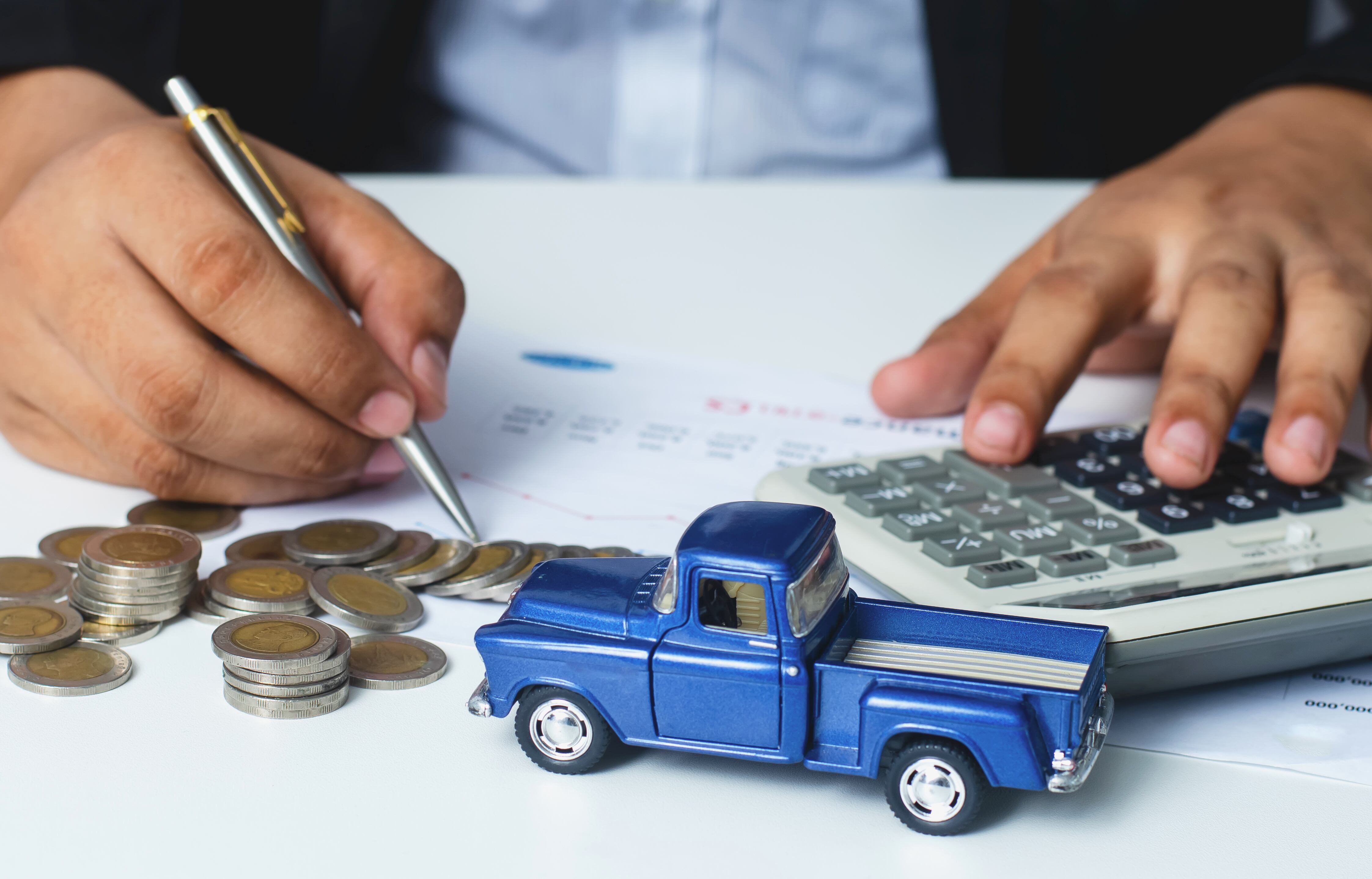 Un experto se dio a la tarea de calcular el costo diario, mensual y anual que puede tener un carro.