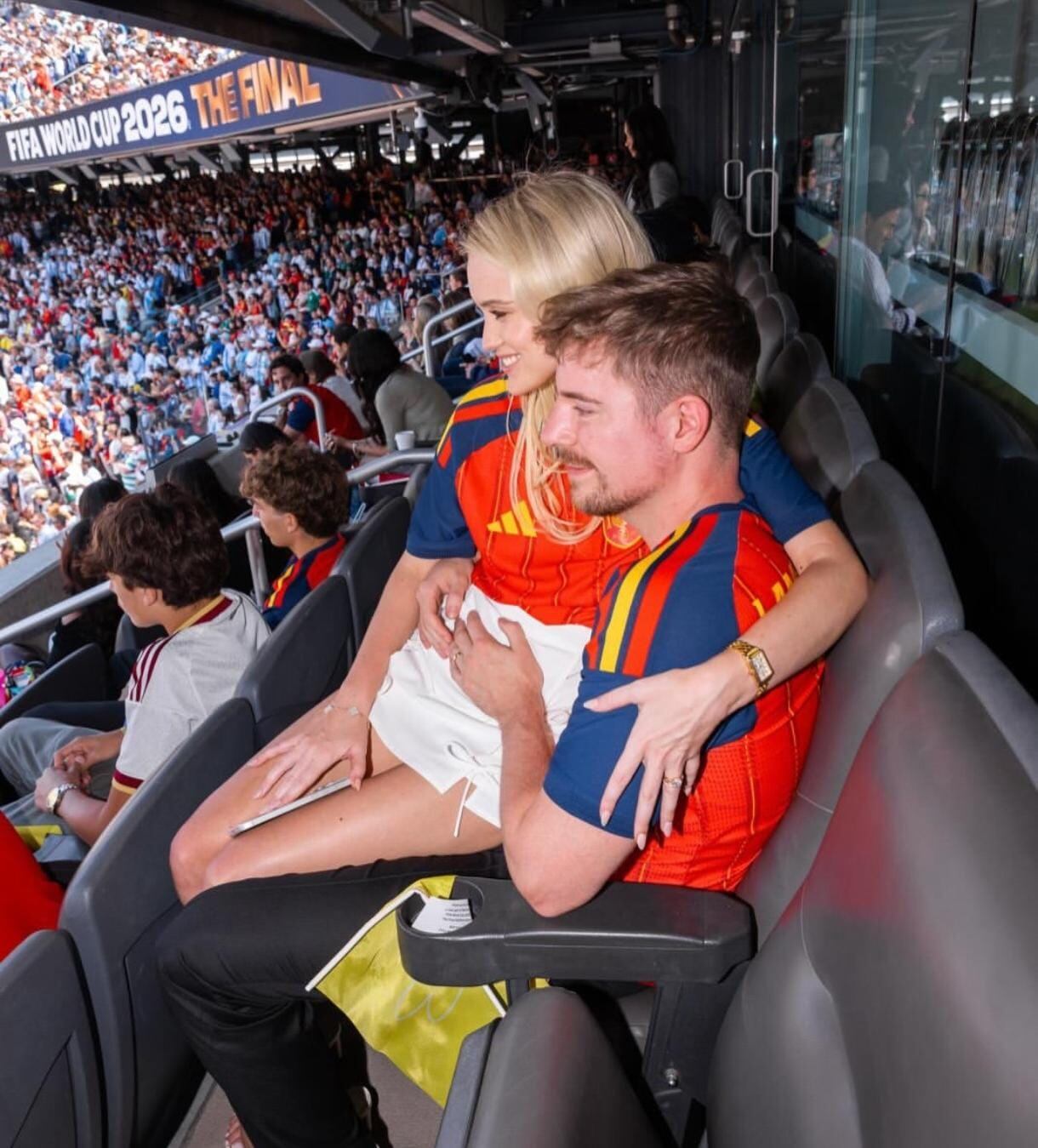Posterior al festejo, la pareja hizo presencia en el MetLife Stadium para presenciar la final de la Copa Mundial de la FIFA.