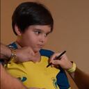 Cristiano Ronaldo atendió a un pequeño seguidor iraní.