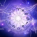 Se dice que los cambios de humor pueden presentarse por la lectura del horóscopo