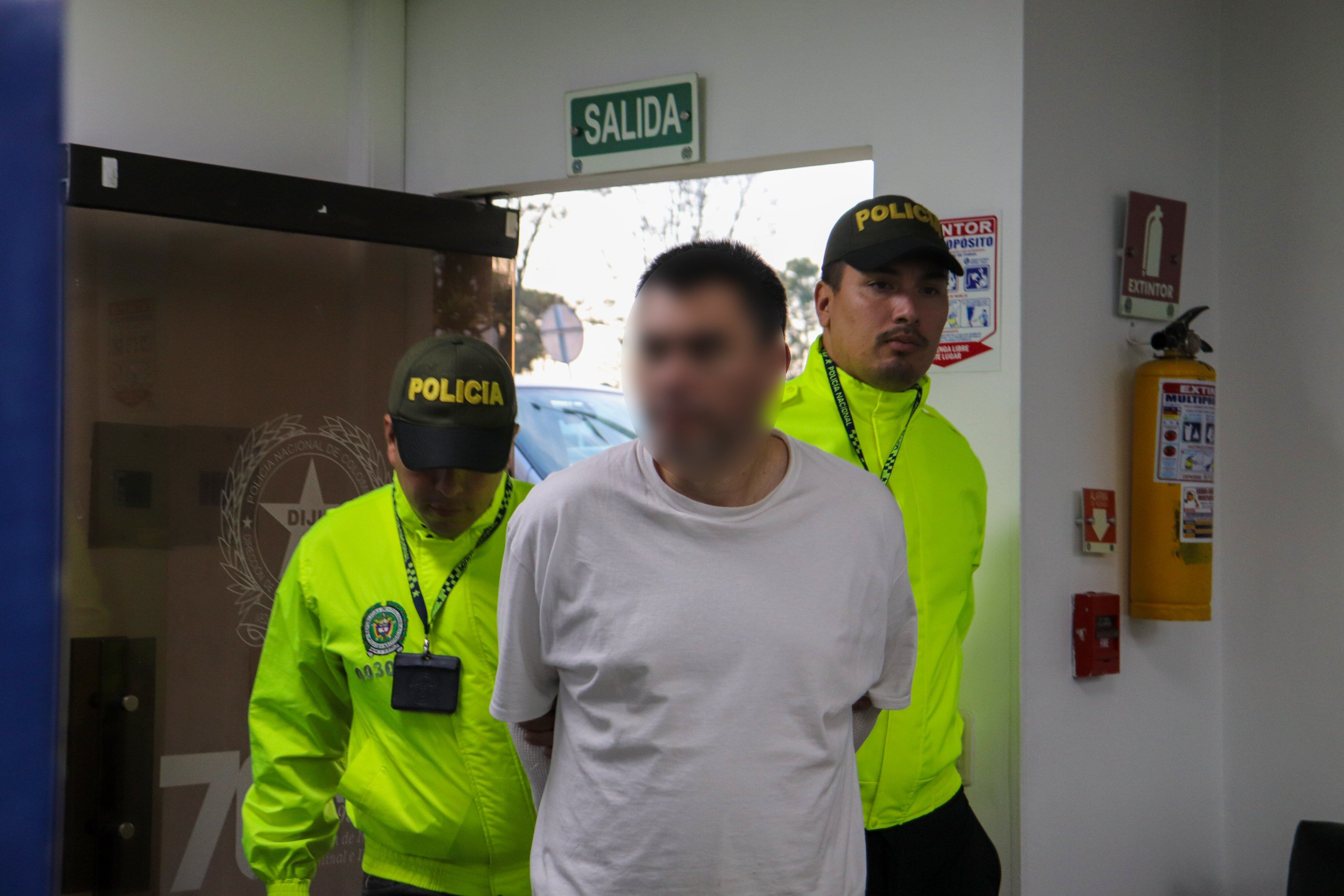 En el año 2022 fue detenido para ser deportado por agentes especiales del Servicio de Inmigración y Control de Aduanas (ICE) en el estado de Nueva Jersey, dado que había excedido su tiempo de permanencia en ese país y con esto, perdido su estatus migratorio.