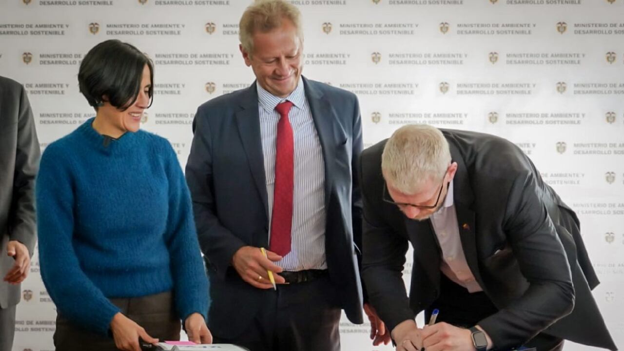 Los gobiernos de Alemania y Noruega entregaron los primeros recursos para financiar el Plan Nacional de Contención de la Deforestación por 25 millones de dólares.