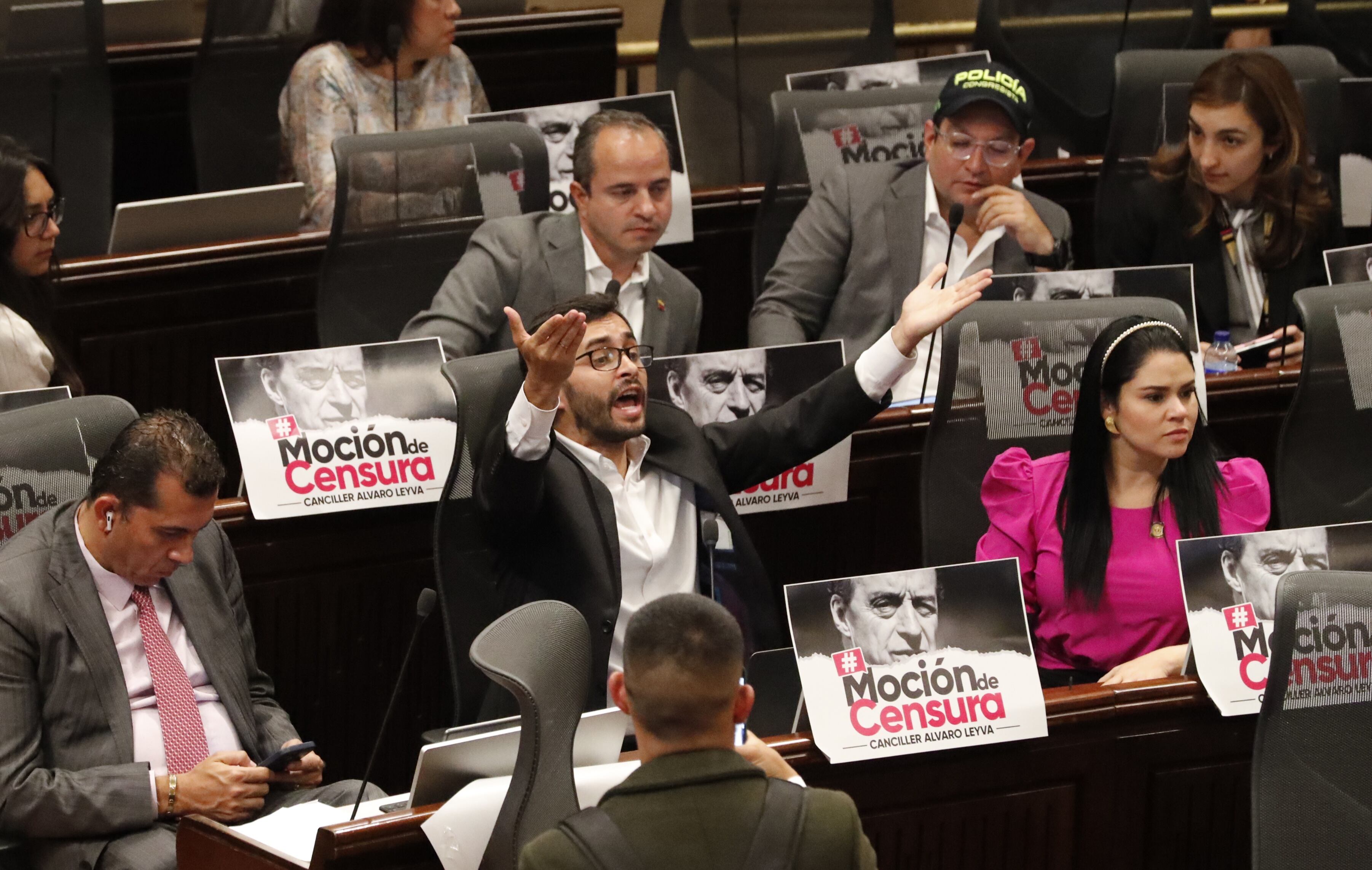 Moción de censura al canciller Álvaro Leyva