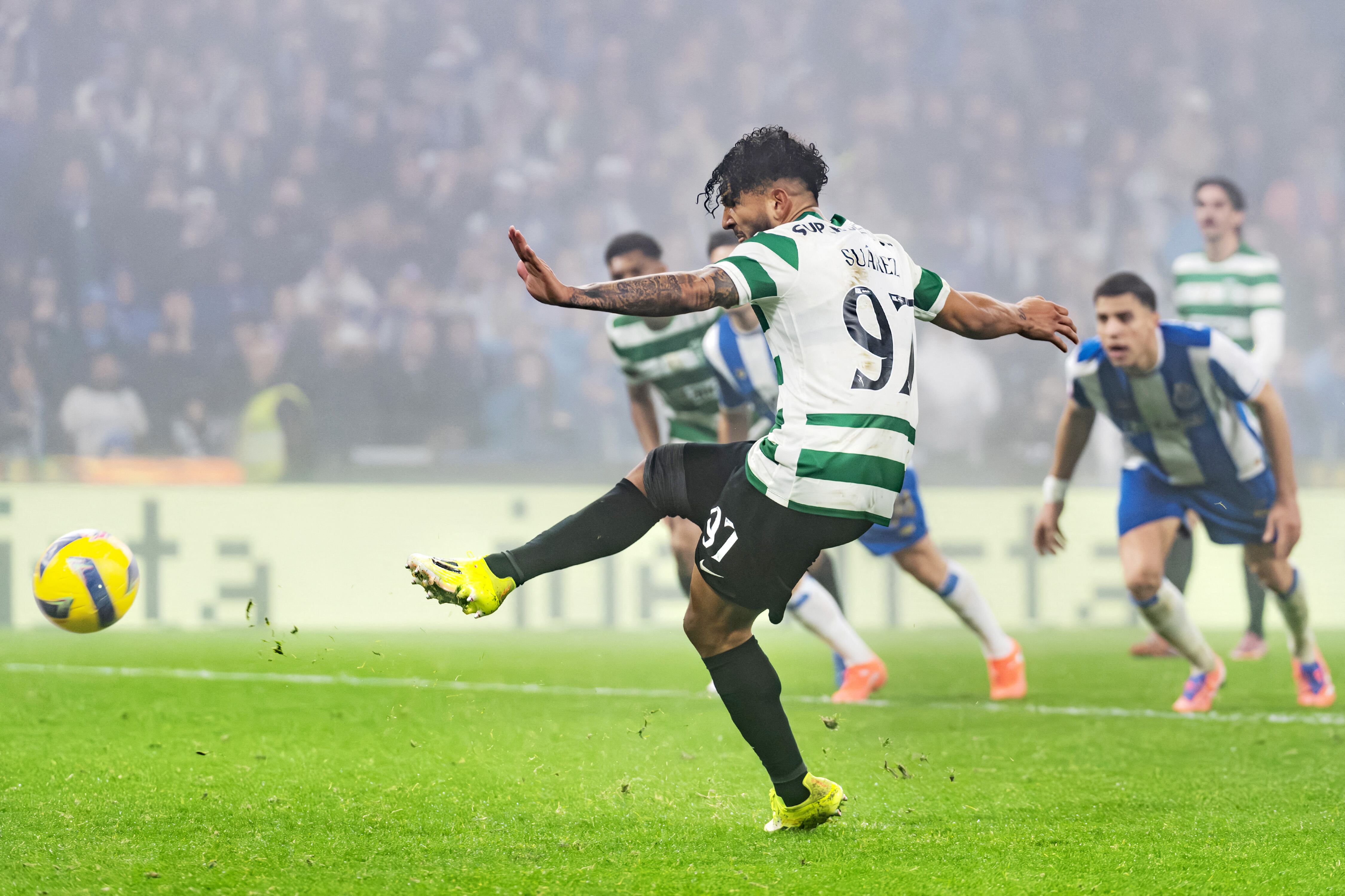Luis Su�rez of Sporting scores a penalty 1-1 during the Portuguese championship, Liga Portugal football match between FC Porto and Sporting CP on 9 February 2026 at Est�dio do Drag�o in Porto, Portugal - Photo Jose Salgueiro / DPPI (Photo by Jose Salgueiro / DPPI via AFP)