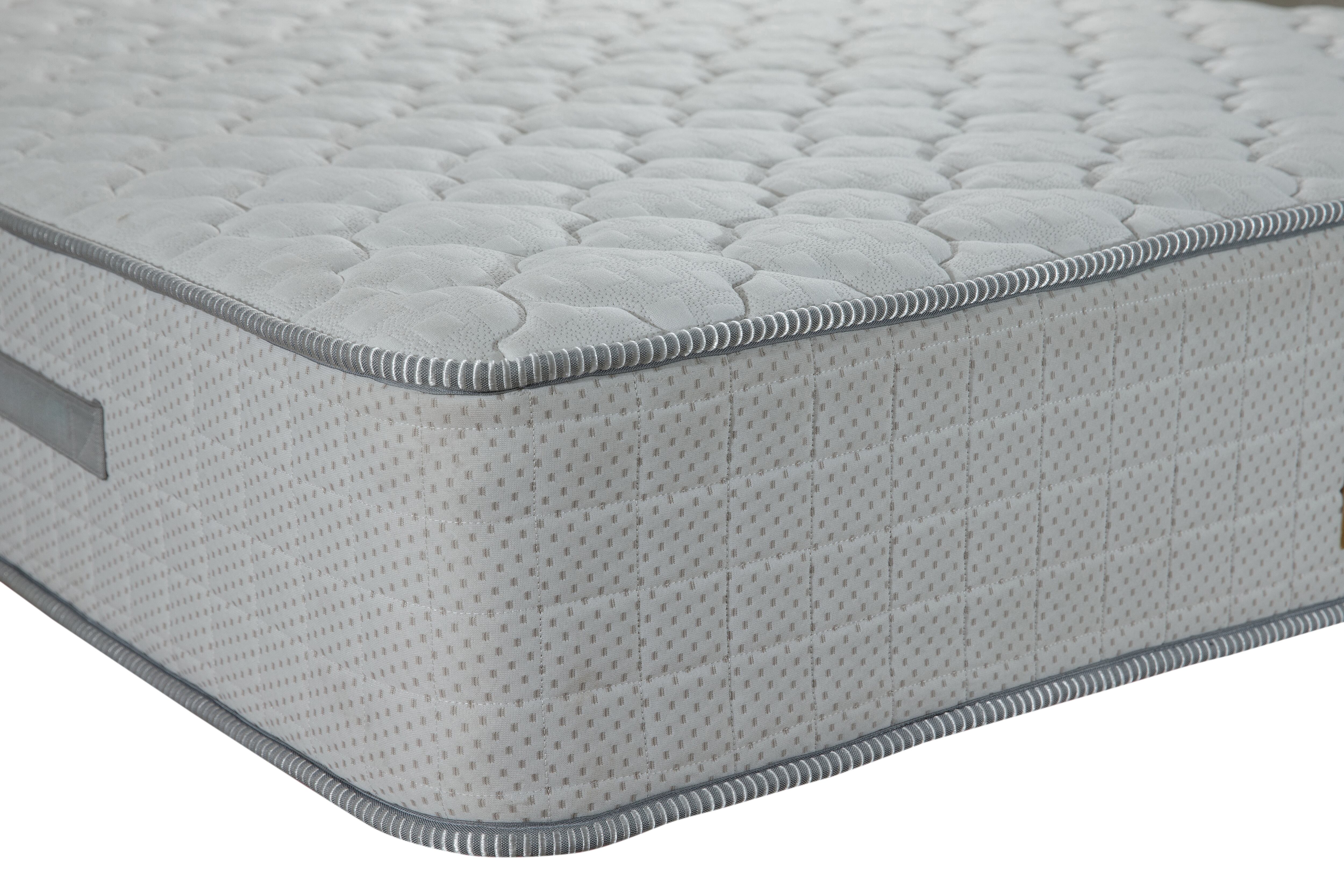 En paralelo, otra cadena con presencia en Texas, Factory Mattress, también solicitó protección por bancarrota bajo el mismo capítulo en junio pasado, anunciando el cierre total de sus cuatro tienda.